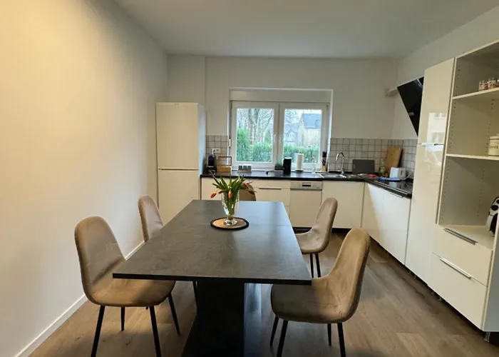 Haus Mit Garten - Kingbett - Wifi - Parkplatz Appartement