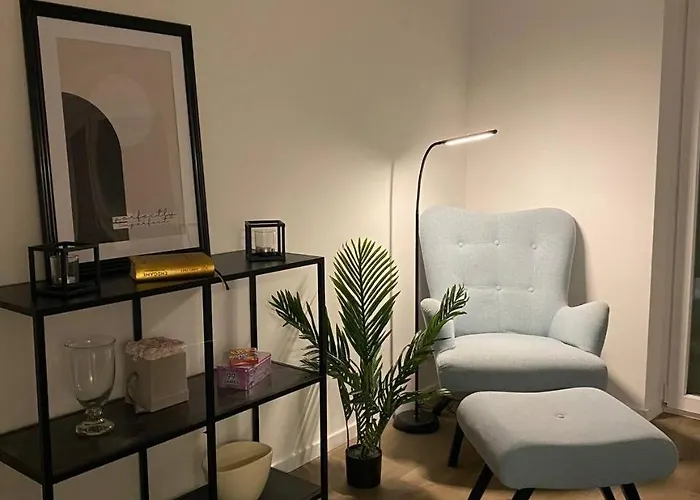 Haus Mit Garten - Kingbett - Wifi - Parkplatz Appartement *